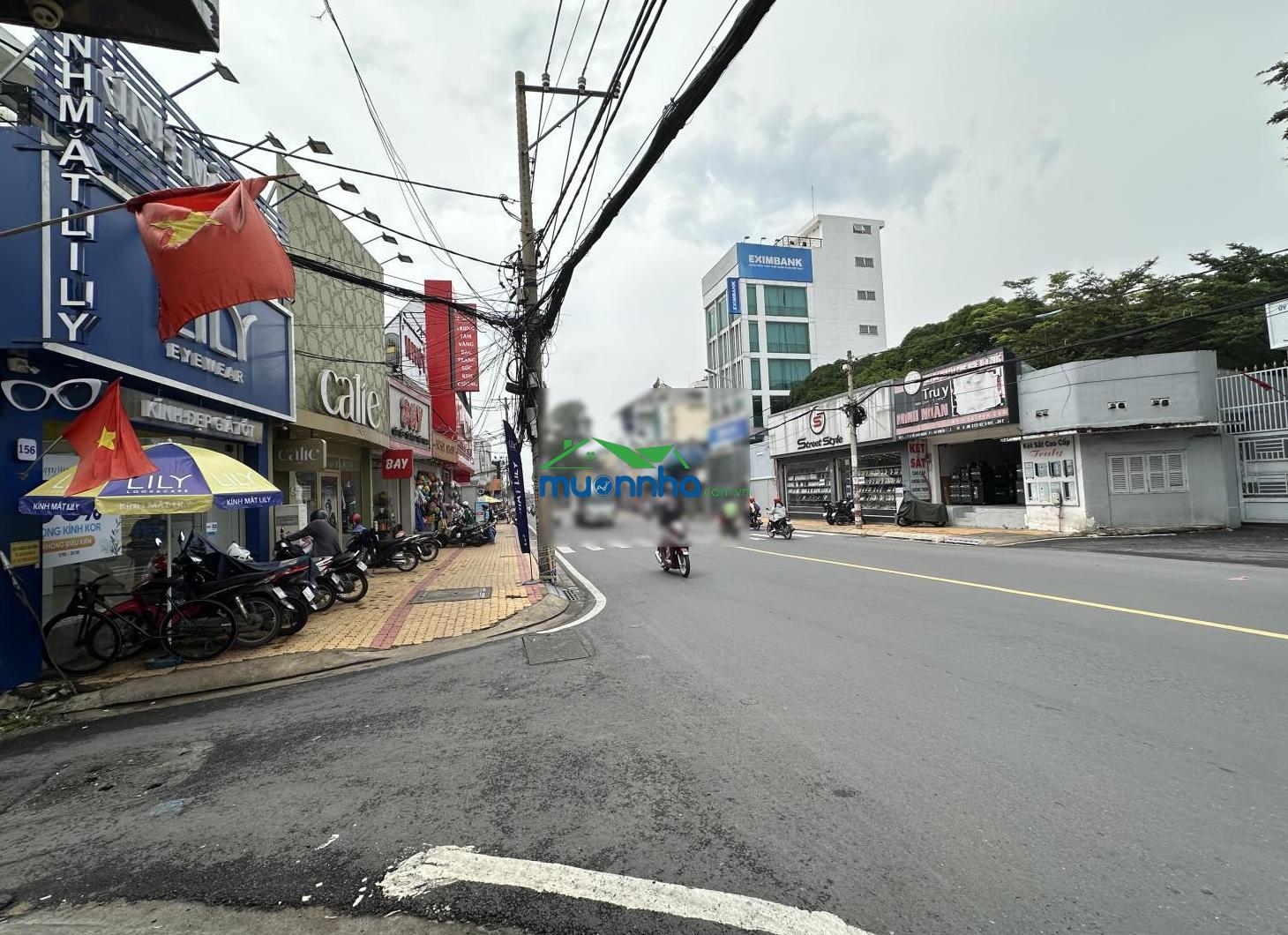 140m2. ngang 5,5m. hẻm xe tải. cách đường võ văn ngân 200m. khu vực trung tâm phường bình thọ. shr - 3