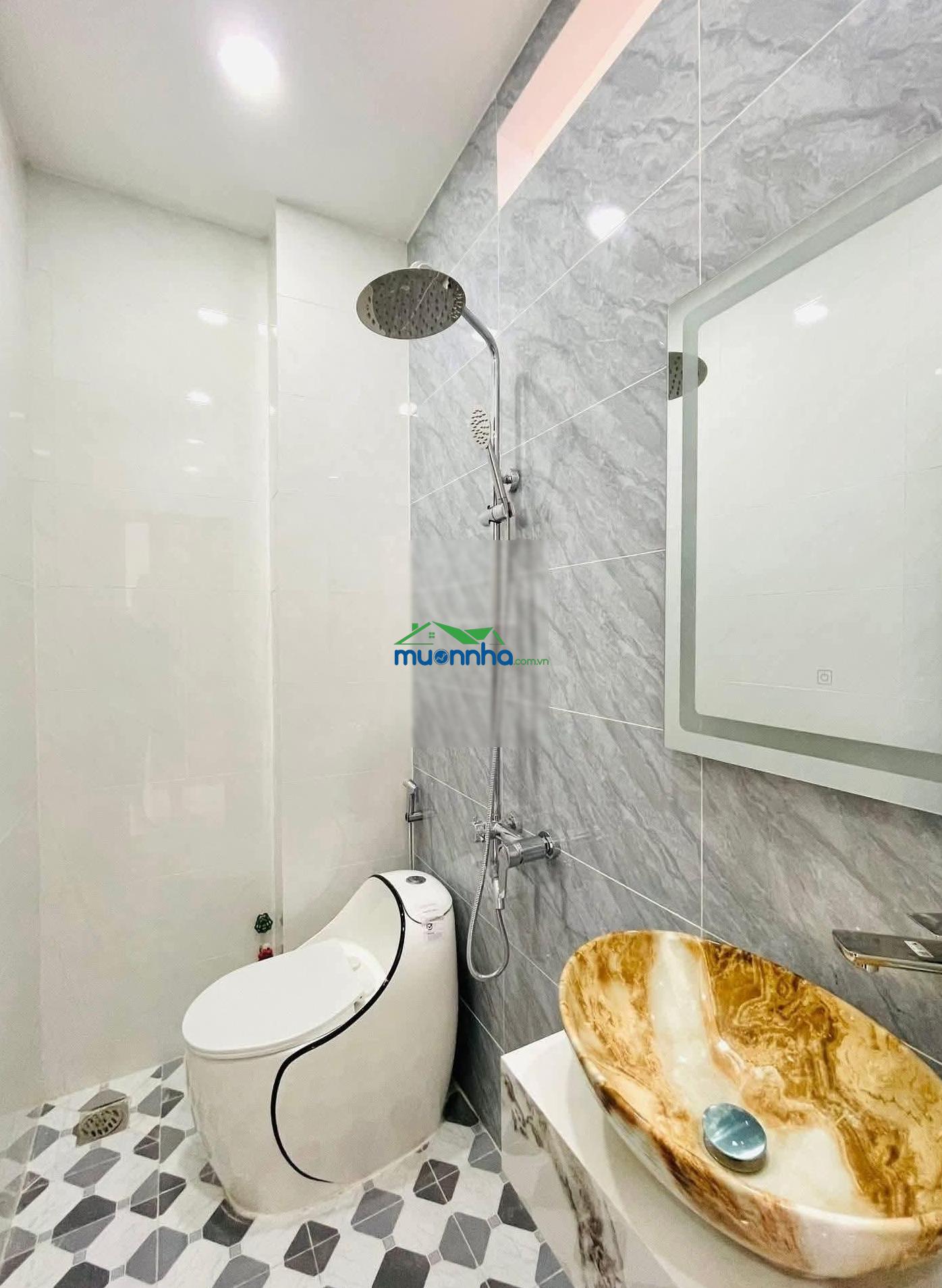 Siêu phẩm nhà 63.8m2 đường trần hữu trang, p10, phú nhuận. cho thuê 18 triệu/tháng, sổ sẵn