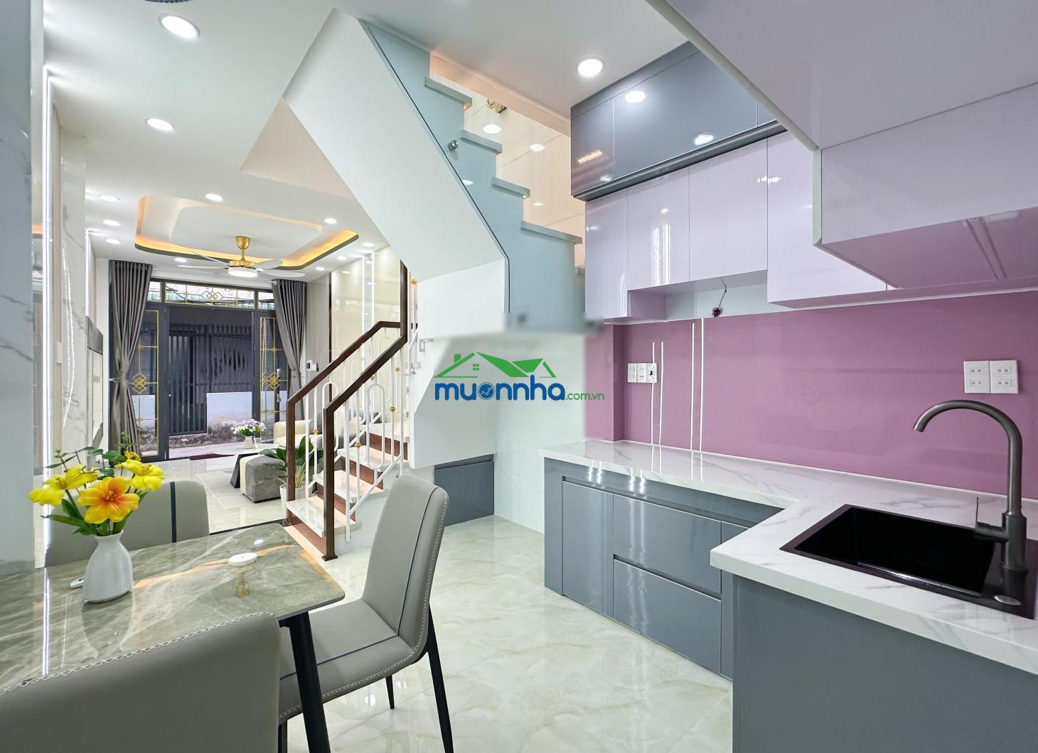 Nhà hẻm xe hơi, gần metro 2, tặng nội thất cao cấp