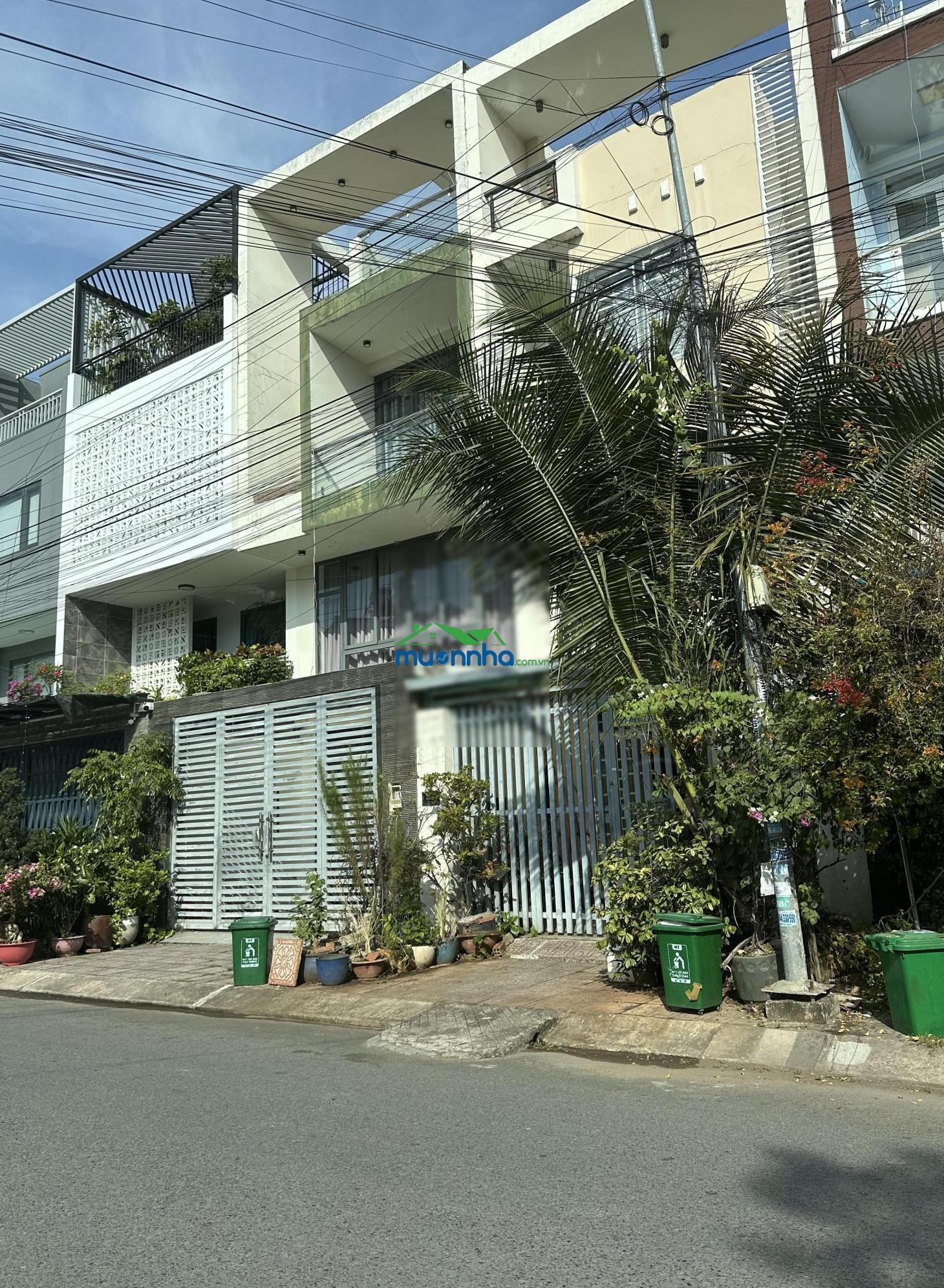 Bán nhà dt: 5mx18m cn 90m2, 3 lầu, đường trước nhà 12m, ngay liên phường