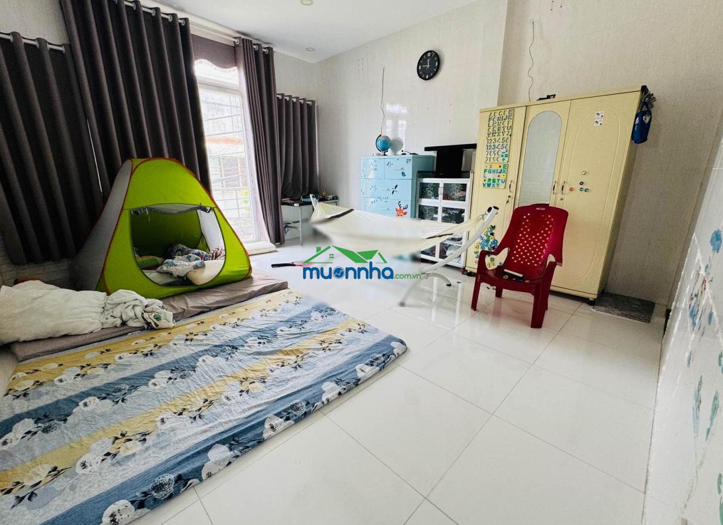 Chỉ 3.66 tỷ, bán nhà 3 tầng hxh gần chợ đầu mối thủ đức 43m2, bình chiểu , thủ đức.