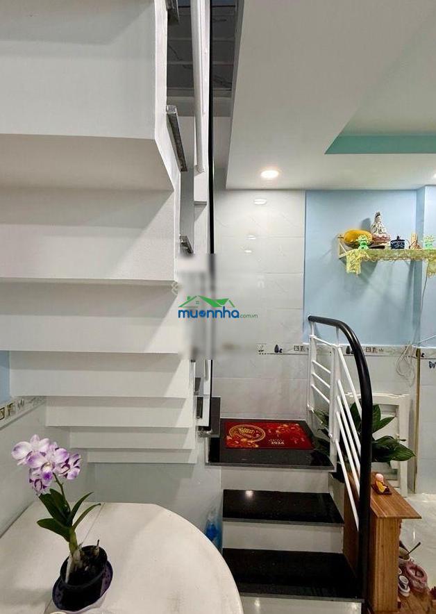 Tân phú - bán nhà 2 tầng ngay trung tâm tân sơn nhì - 40m2 - 3,9 tỷ