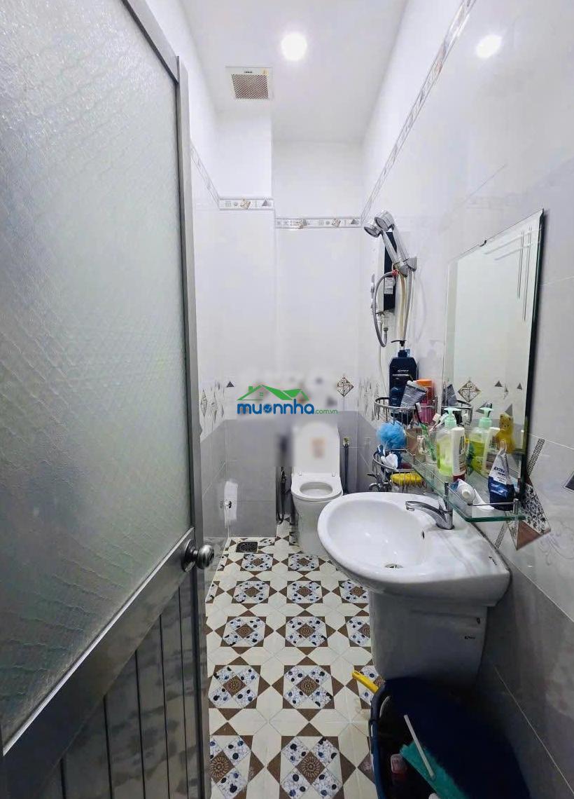 Hẻm nhựa gò dầu: chỉ 6.6 tỷ có 3pn, 4x10.5m, 2 lầu gần siêu thị