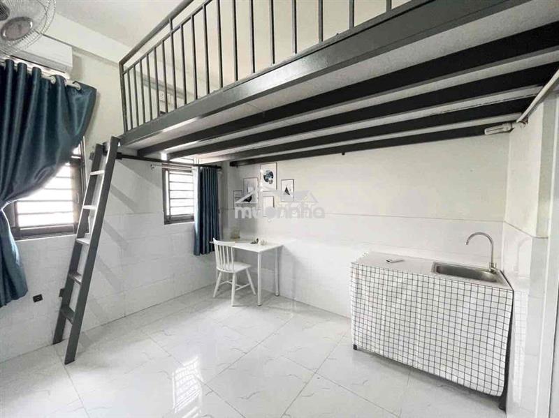 Phòng ban công, cửa sổ có gác full nội thất
