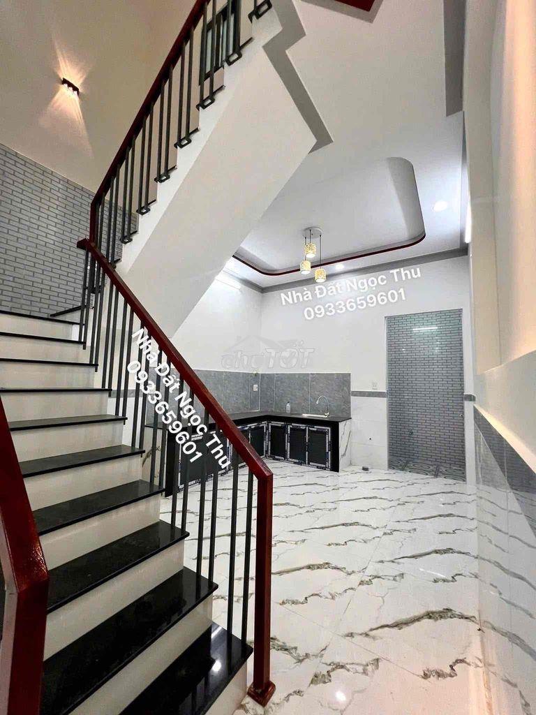 Nhà đẹp 4x13 đúc lầu 3 phòng 2 wcdân cư hiện hữu gần chợ trường học