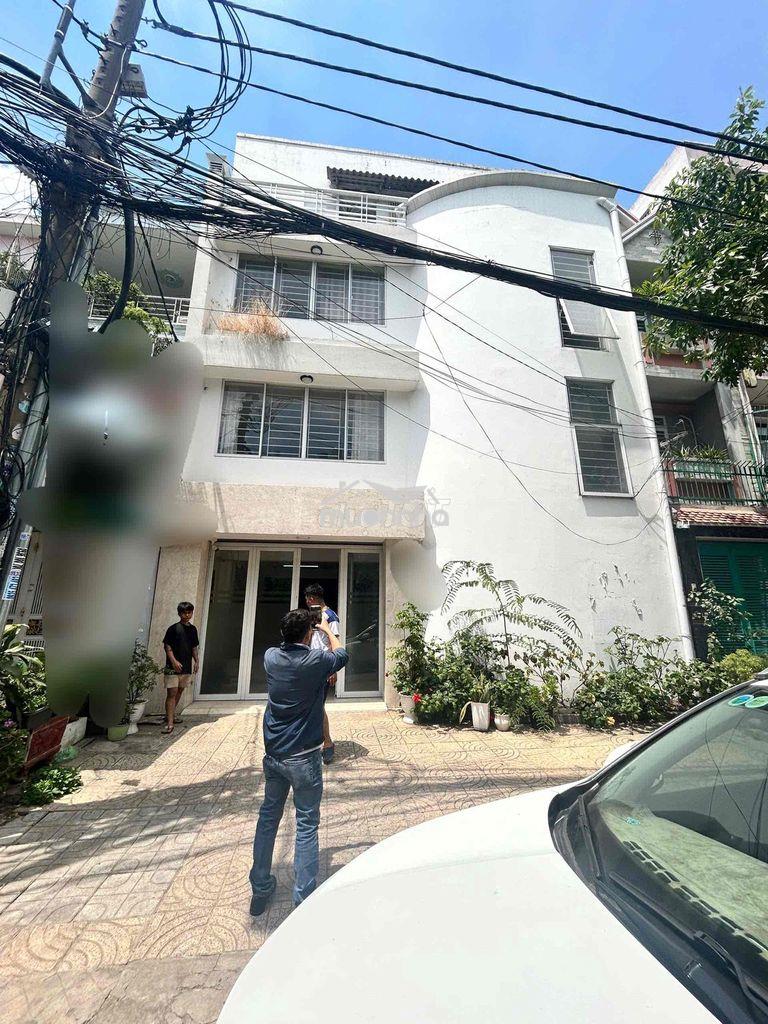 Toà nhà 8.5 x 25 - dtxd 850m2 - 4 lầu trống suốt