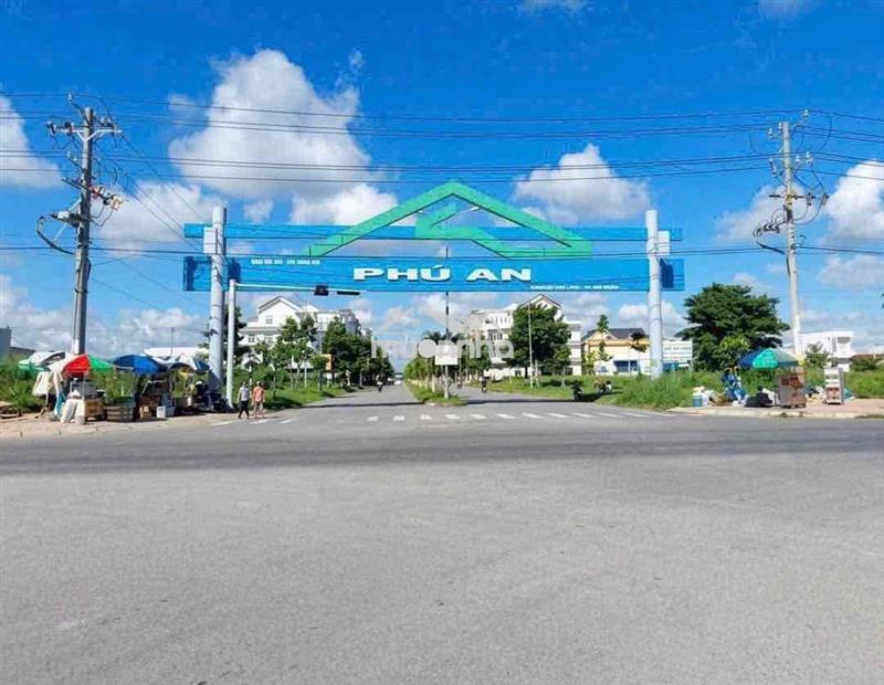Bán nền đường b3 khu dân cư phú an cần thơ, gần chợ, giá 2.4 tỷ
