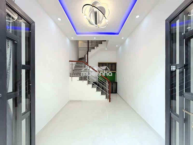 Nhà 3 lầu cách mặt tiền 20m 1 tỷ 350 gần trung tâm hành chính