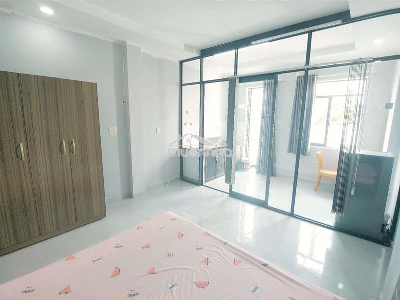 Chủ trọ - phòng tách bếp, ban công, mới, quang trung, hạnh thông tây 