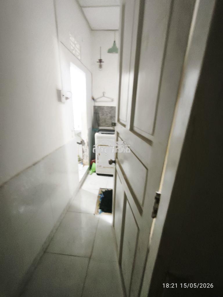 P lầu 1 giáp nguyên hữu cảnh, sân gold him lam
