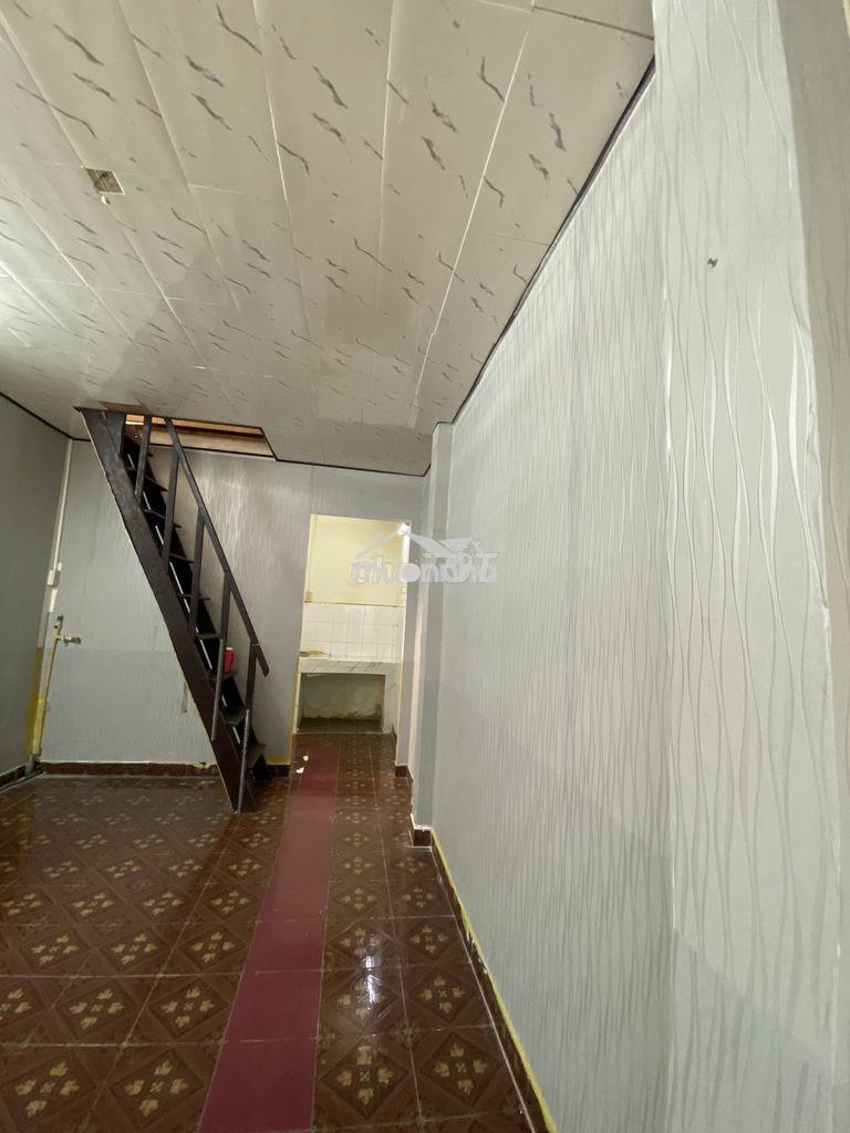 Chính chủ – 1 trệt 1 gác suốt, 2 phòng riêng – hẻm ô tô – gần chợ - 3