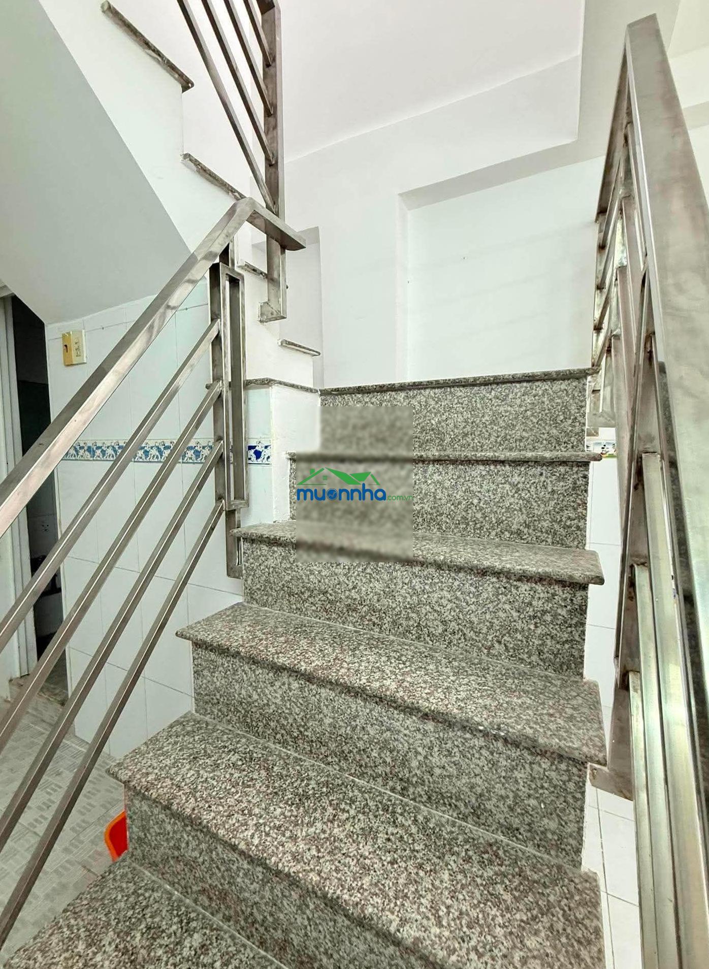 Ngay phó cơ điều xe hơi tới cửa 4 tầng - gần chợ rẫy chỉ 4 tỷ 9 - 4
