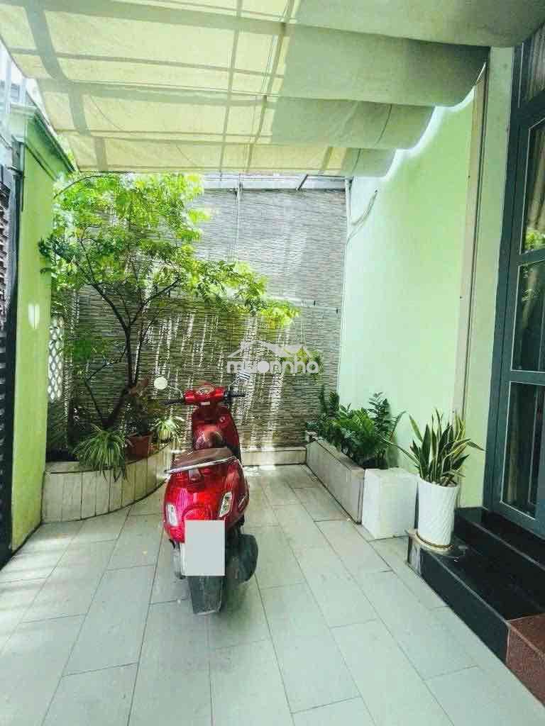 Nhà cấp 4 góc 2 mặt tiền không lộ giới full thổ cư ngang 9m - xây cao - 3