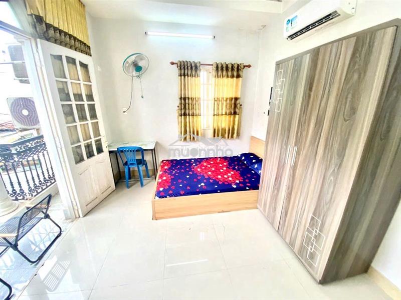 Phòng trọ giá rẻ có ban công đầy đủ nội thất ở ngã tư 4 xã