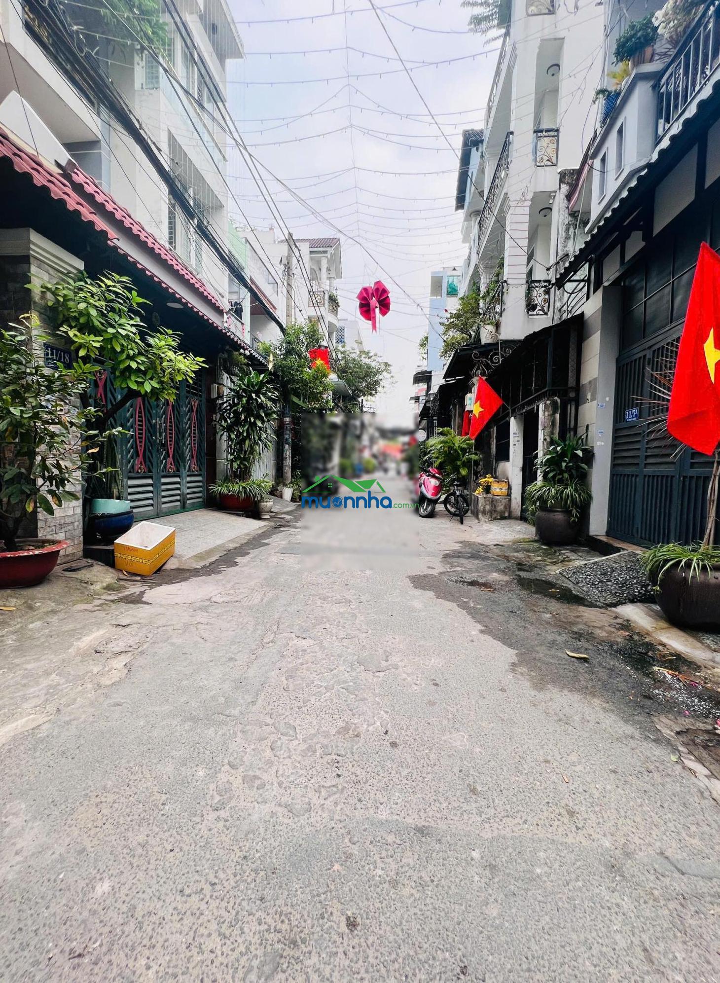 Hxh gần chợ tân hương. dt: 5x20m = 100m². 5 tấm thang máy. giá nhỉnh 11 tỷ - 3