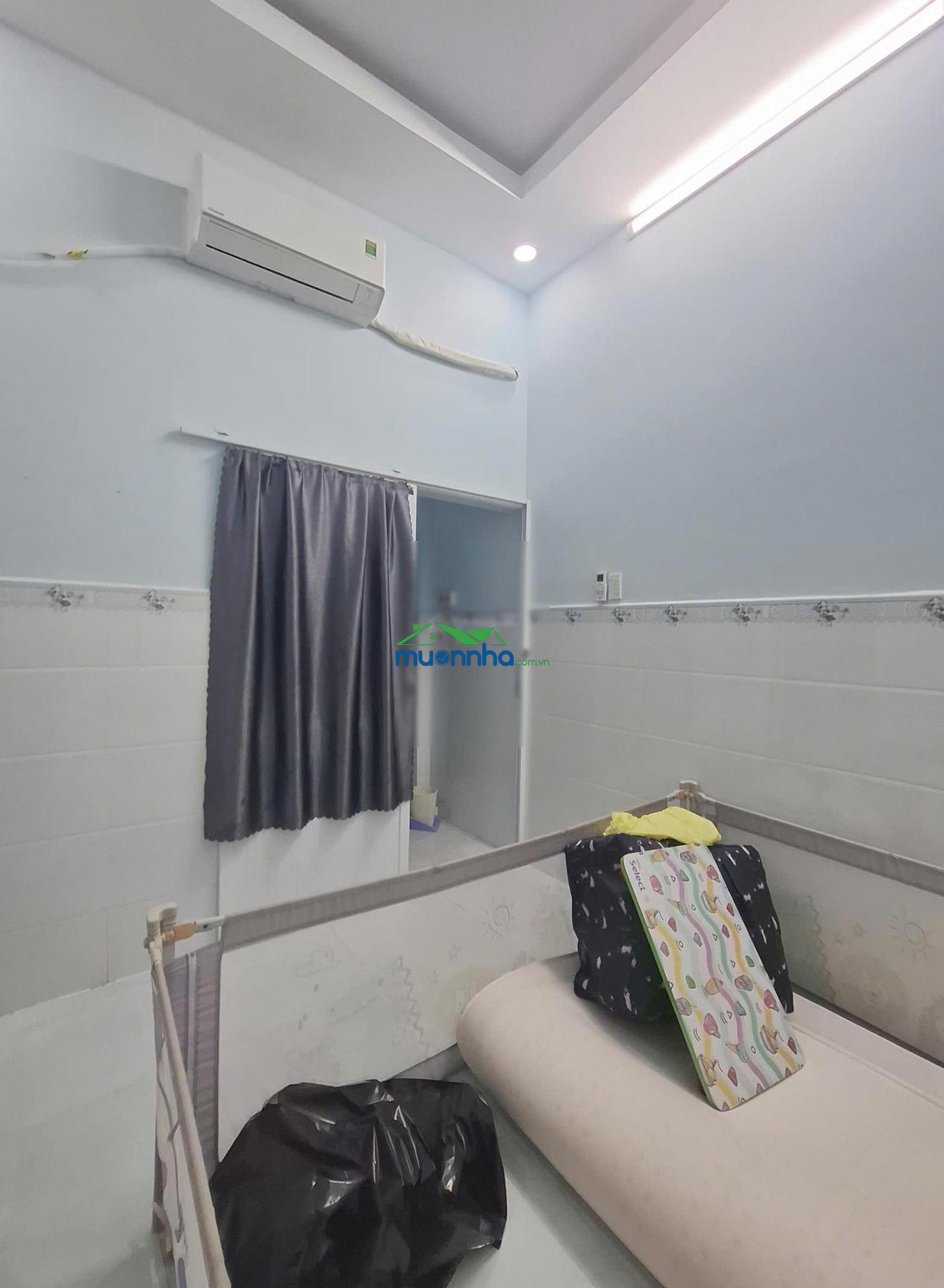 Hxh đỗ cửa trần văn đang q3 - ngang 4.3m hiếm - nhà 2 tầng ở ngay - 6.5 tỷ