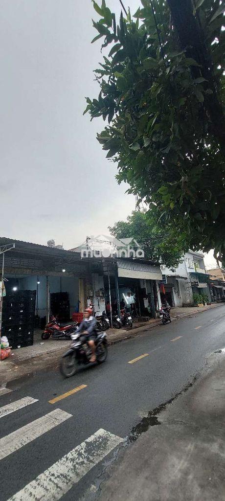 Bán nhà mặt tiền ngang 6.6m đang cho thue 15tr