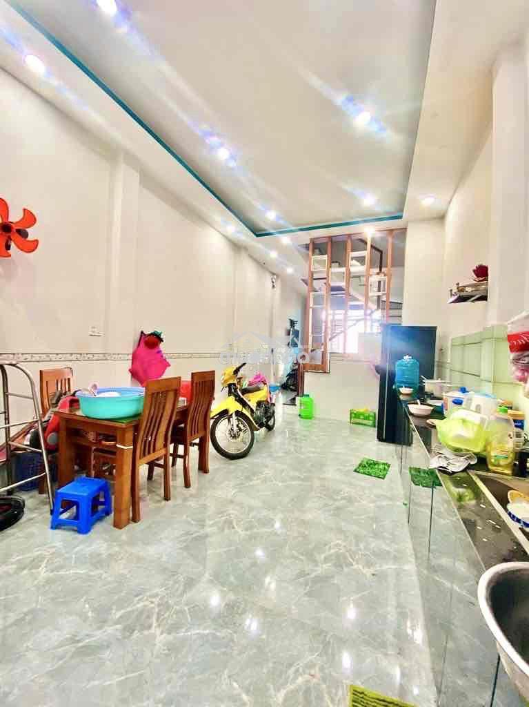 Nhà 3 tầng 7.2 x 17m - chỉ 6 tỷ còn bớt. - 2