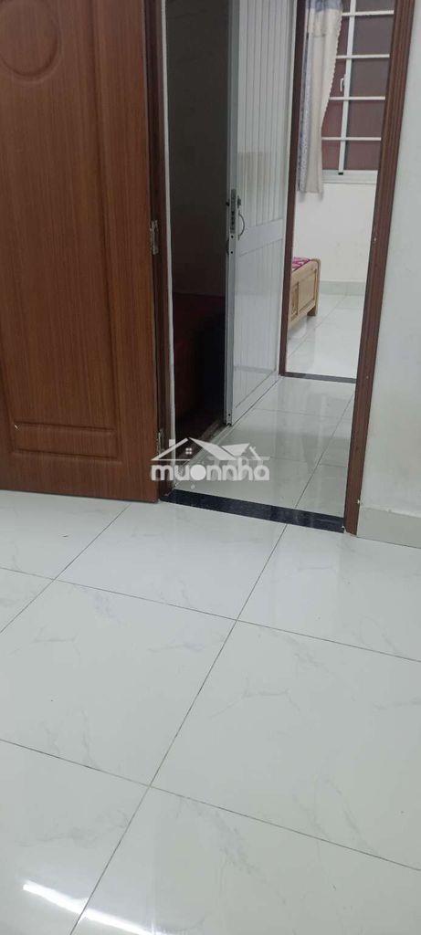 Cho thuê căn lầu 2 gồm 2 phòng ngủ có bếp nấu.có cửa sổ và ban công 
