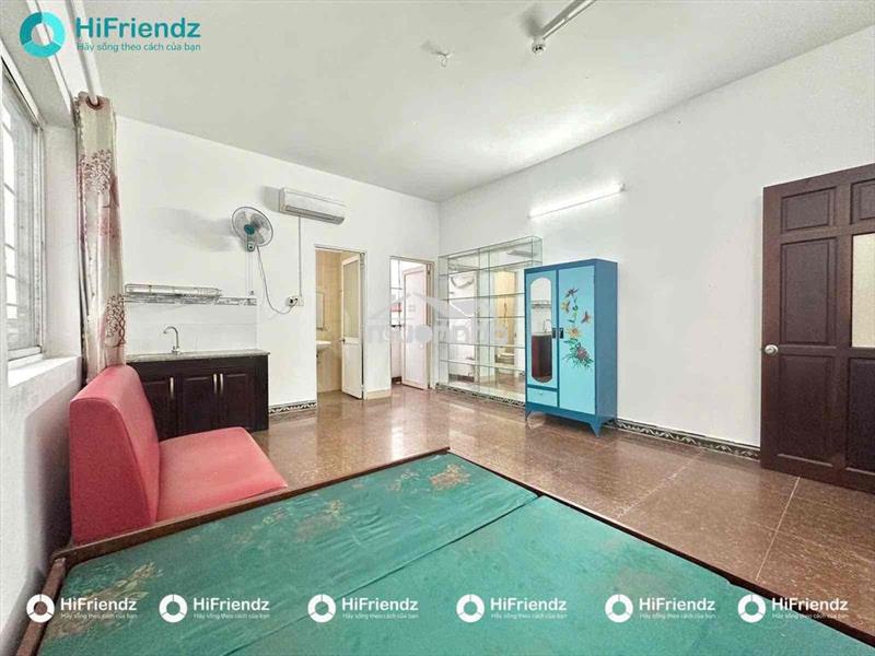 Phòng ban công giá rẻ full nội thất thang máy gần đh văn hiến huit