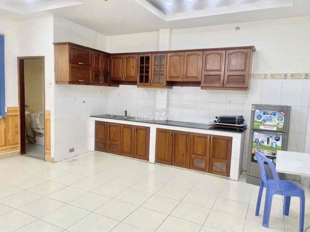 Phòng studio rộng 30m2 - ngay chợ hoàng hoa thám - 3