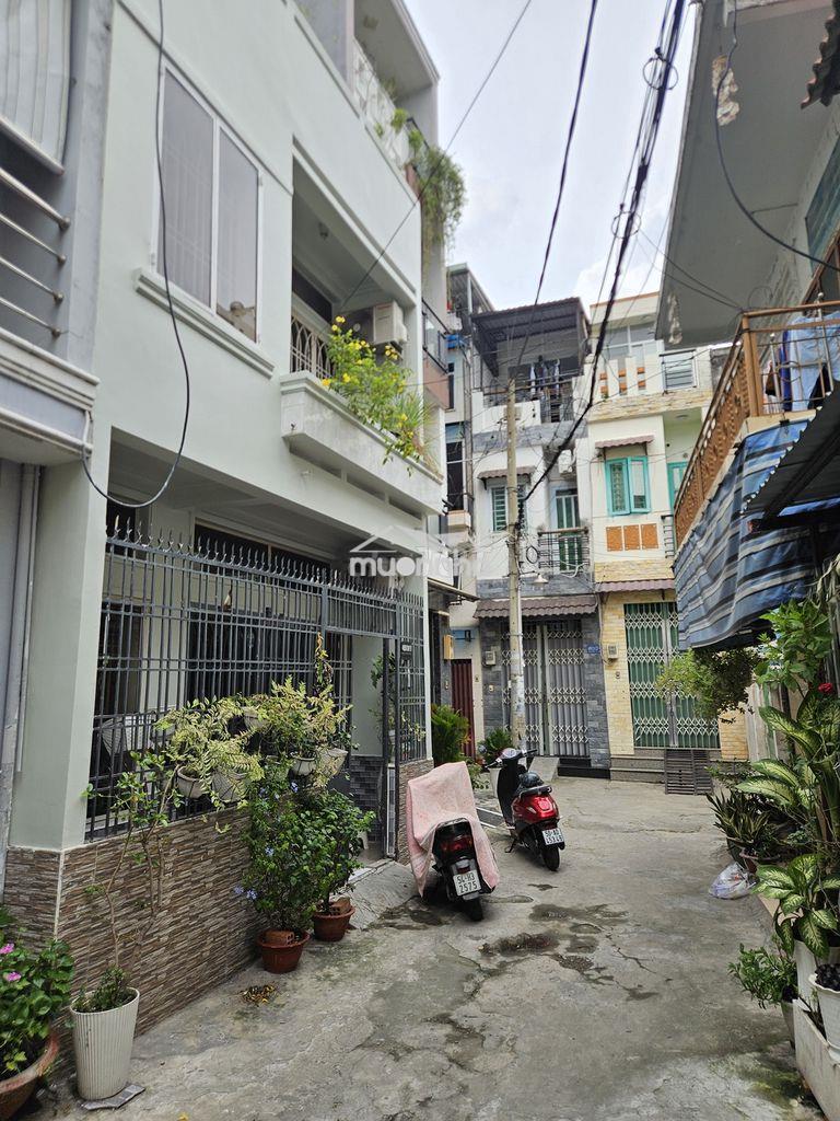 Nhà thuê huỳnh văn bánh, phú nhuận.trệt,2 lầu, 2pn, 2wc. 8,5 triệu