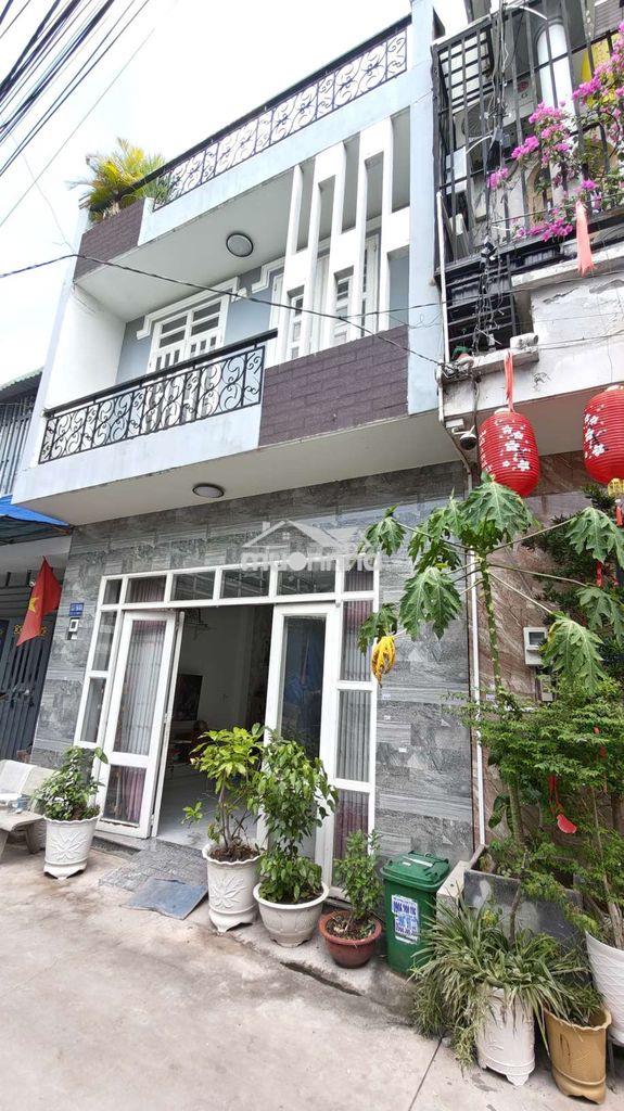 Nhà hẻm xe tải gò vấp . đúc 2 lầu 3 phòng.. 4,89 tỷ