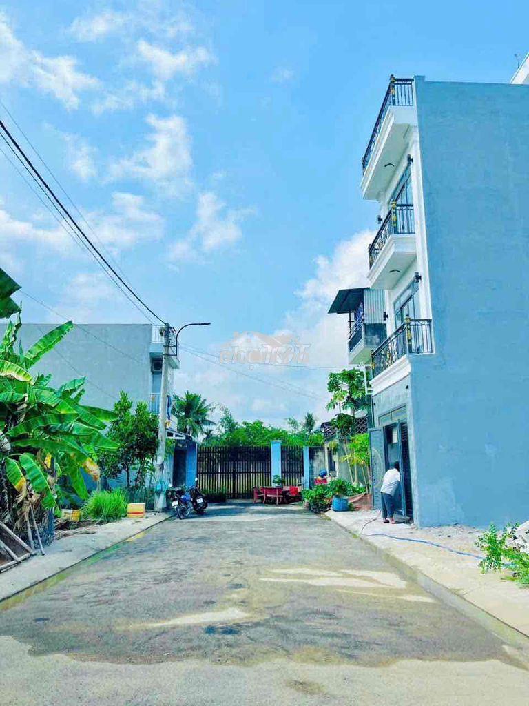 Bán nhà mới xây - 4 tầng - ngay chợ long phước - 2