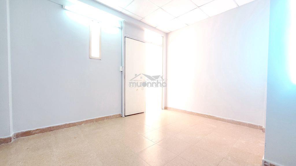 Còn 2 phòng 20m2, ngay sân thượng rất mát, mới sơn sửa (wc dùng chung) - 3