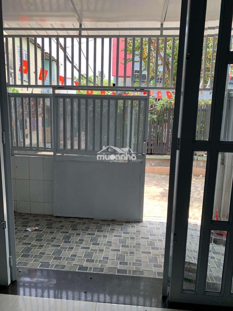 Cho thuê nhà y hình hẻm phú thuận 2pn