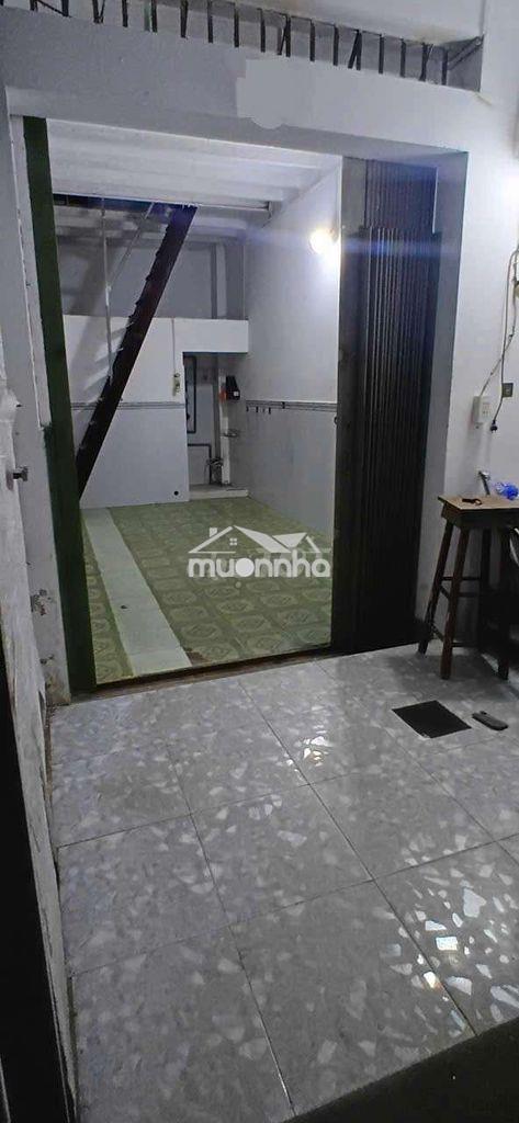 Nhà riêng, 1 lầu. 3x9, có ban công, sân xe, gần đh văn lang