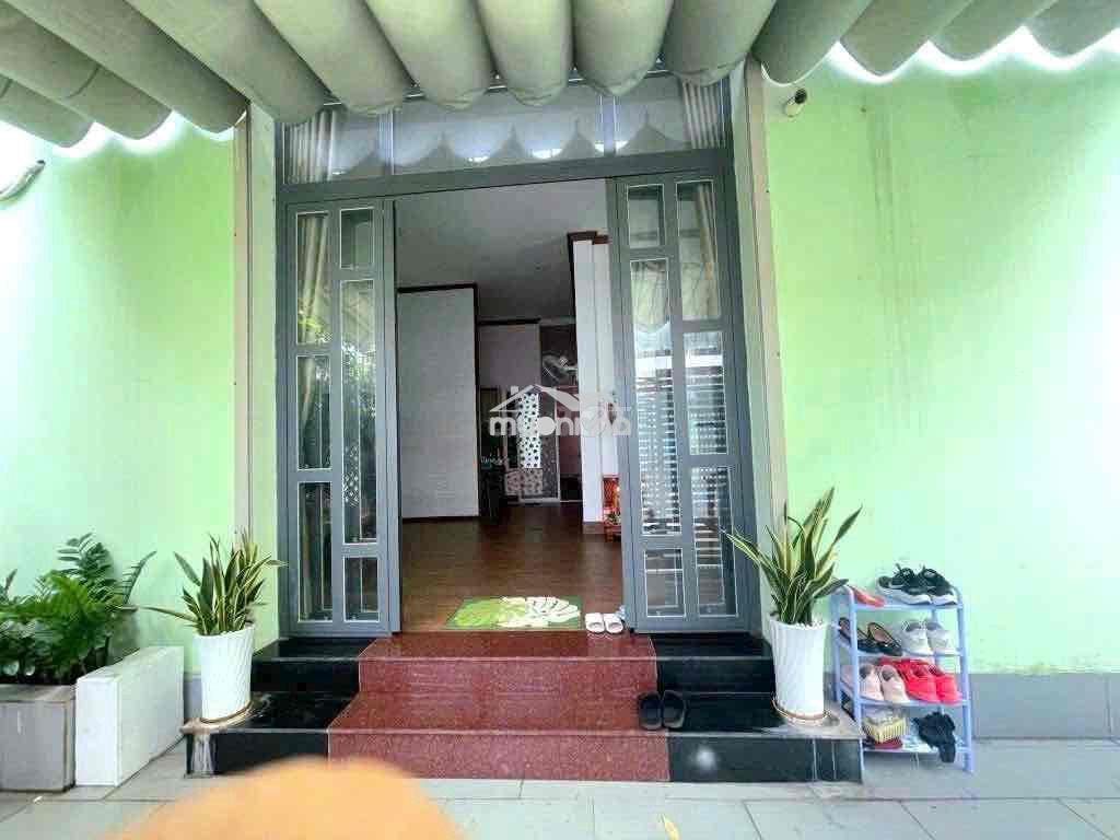 Nhà cấp 4 góc 2 mặt tiền không lộ giới full thổ cư ngang 9m - xây cao - 2