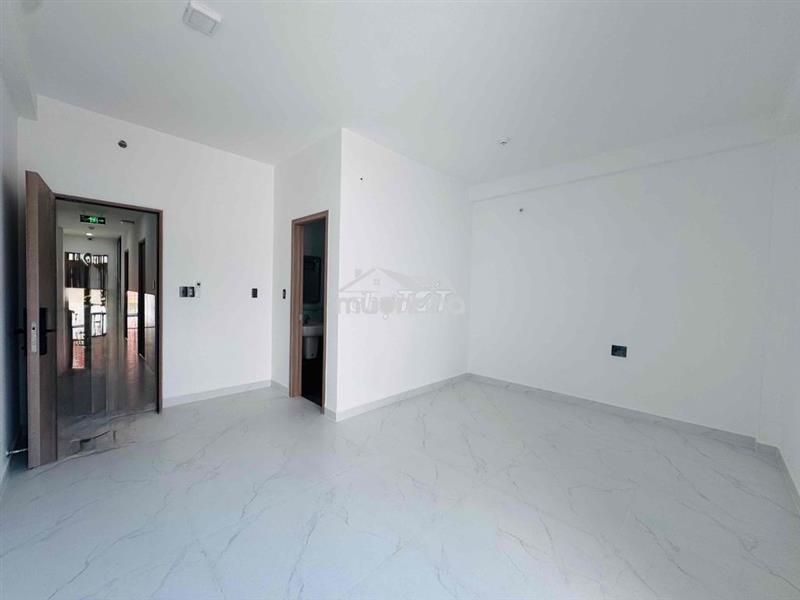 Cho thuê nhà đẹp đường bình lợi. dt 5x20m. 4 phòng ngủ. giá 25tr/th