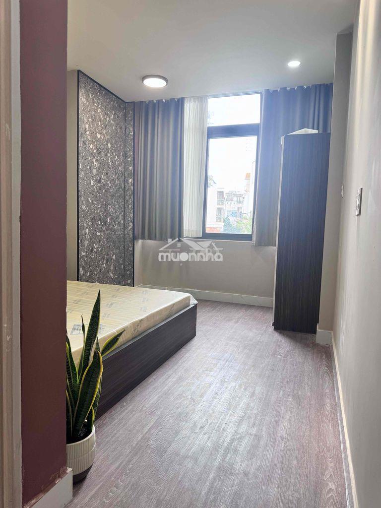 Cho thuê chdv cửa sổ trời lớn ngay phú nhuận