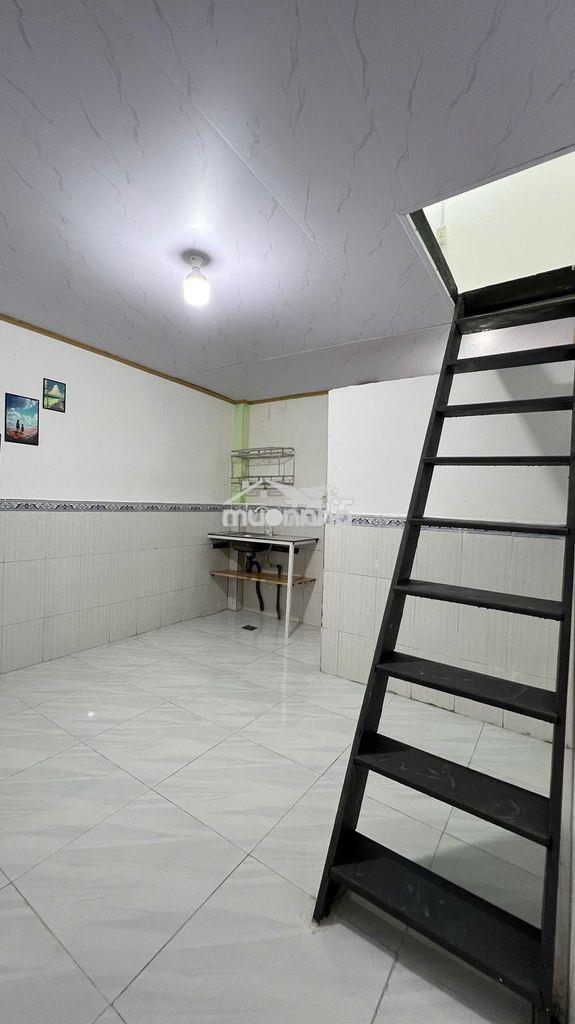 Chính chủ phòng mới gác suốt cực rộng cao 2m không đụng đầu, giá 2tr7 - 2