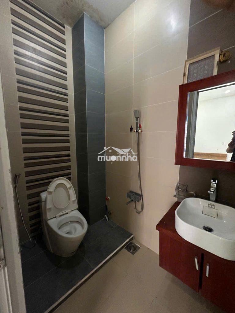 Cần cho thuê phòng quận 10 hồ thị kỷ . giá 4.600.000vnd - 2