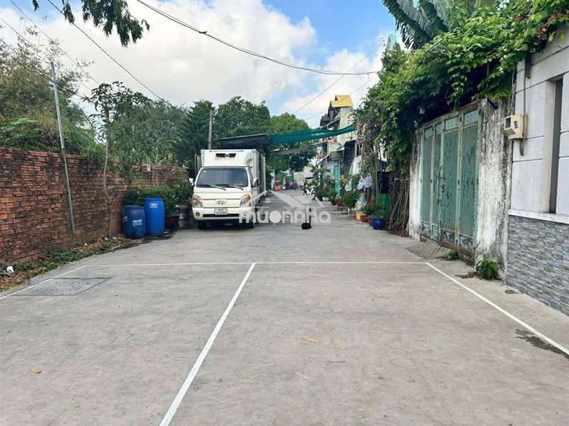 Nhà đường xe hơi quay đầu đặng thúc vịnh diện tích to