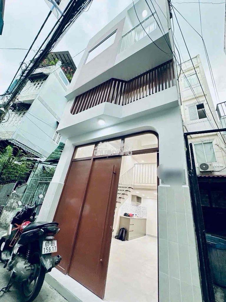 BÁN NHÀ 3 TẦNG NHÀ MỚI - SÁT MẶT TIỀN