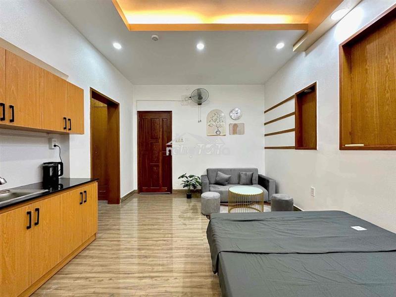 📍Phan xích long - hoa sữa - lầu 1 - cửa sổ thoáng
