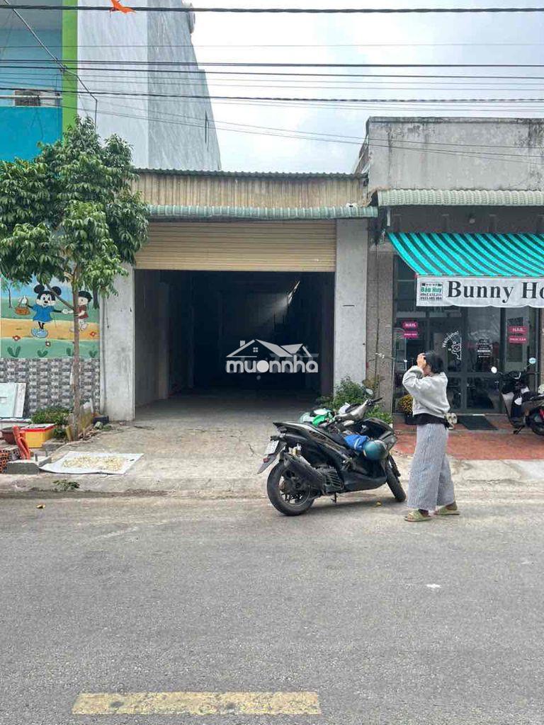 Nhà kho + 150m2 + làng chuyên gia oasis