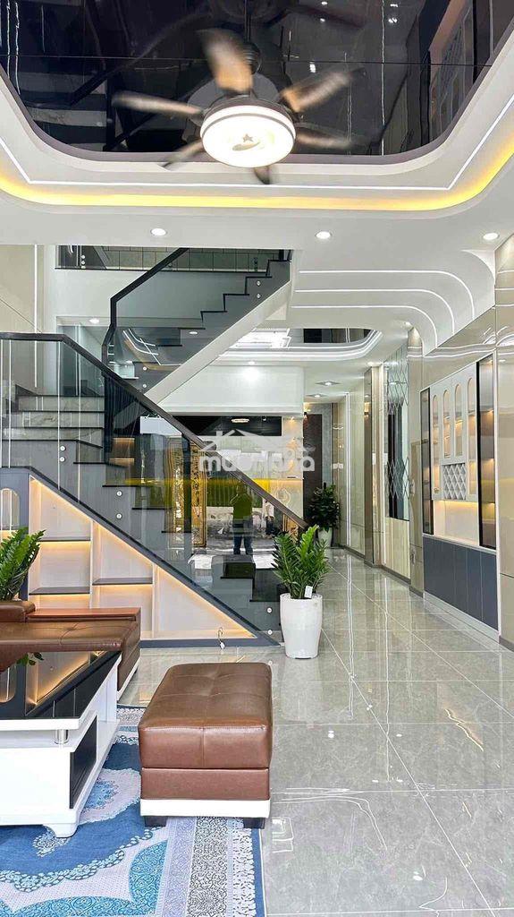Nhà 2 lầu kế chợ dĩ an 100m2 nội thất cao cấp nhà chính chủ - 2