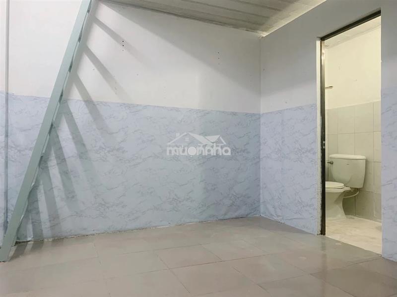 Cho thuê phòng trọ giá rẻ có gác sạch sẽ, thoáng mát 18m2