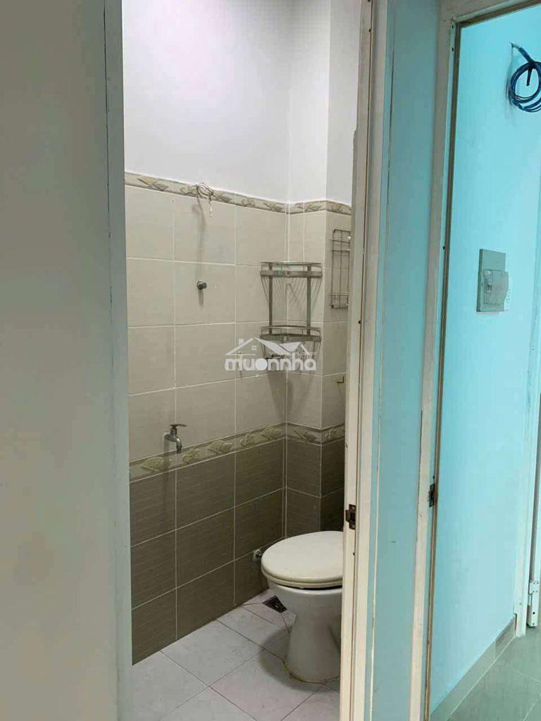 Cho thuê nhà hẻm 4m đường dương bá trạc p1 q 8
dt .4x10 giá 10trieu - 4