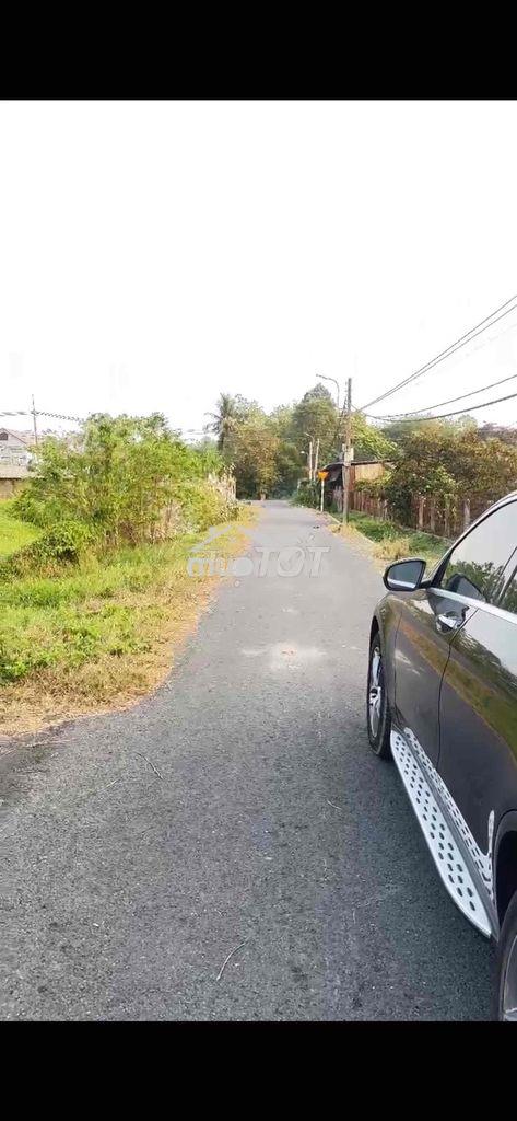 Đất vườn nằm trong khu dân cư