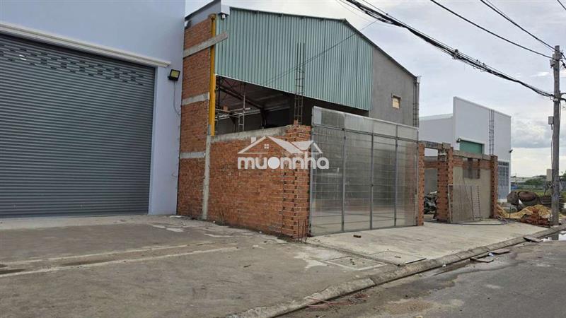 Kho 12x43m, mặt tiền đường nhựa, phan văn hớn vào xã bà điểm 