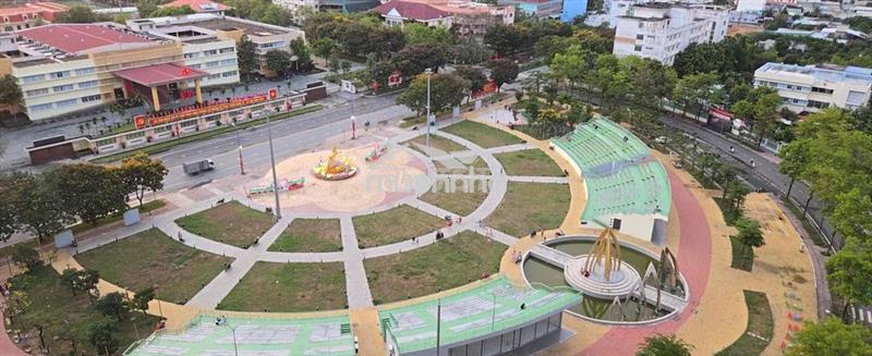 Căn góc 3 phòng ngủ full nội thích; chuyển vào ngay được. lh xem nhà