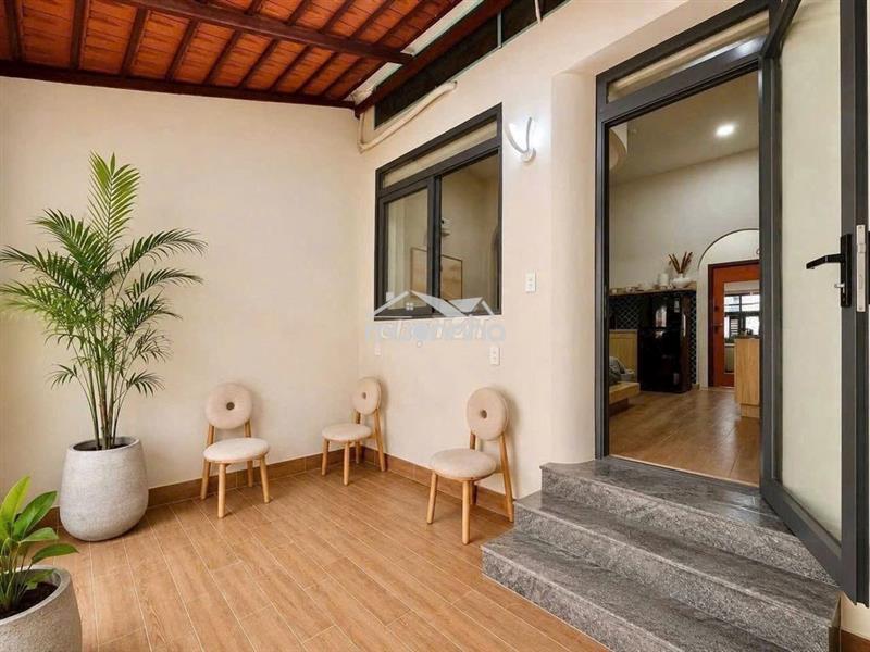Nguyễn gia trí  2 mặt hẻm xe tải 5 tầng 7pn master airbnb thu 70tr/th