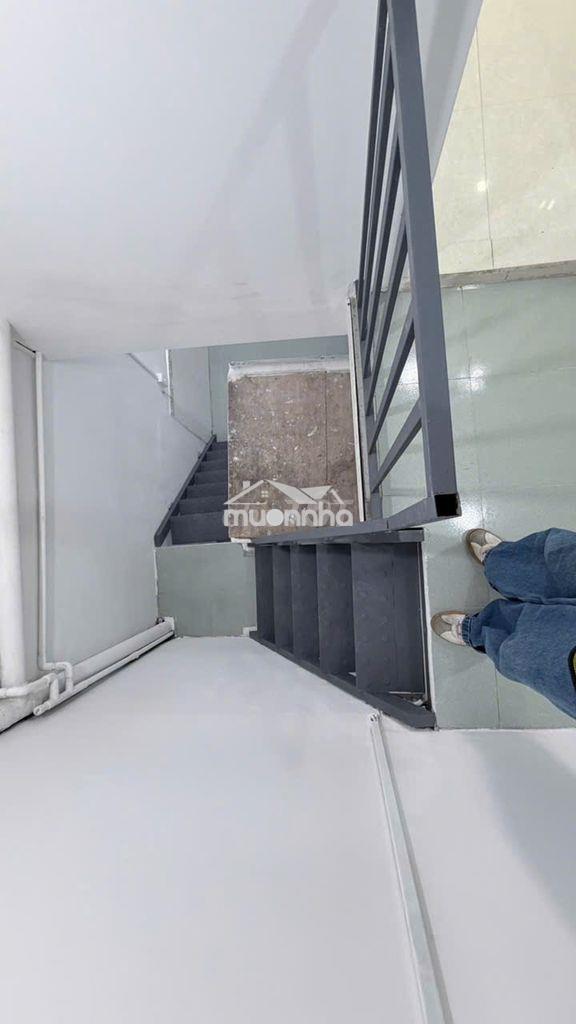 Cho thuê nhà đường hòa hảo, p5, q.10, trệt, 1 lầu, giá: 10 triệu/th - 2