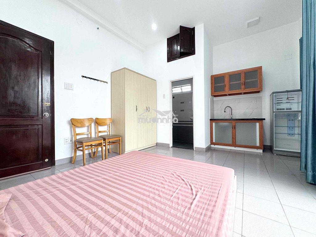 🎉Căn hộ ban công siêu thoáng, được nuôi pet, ngay chợ bàn cờ q3 - 4