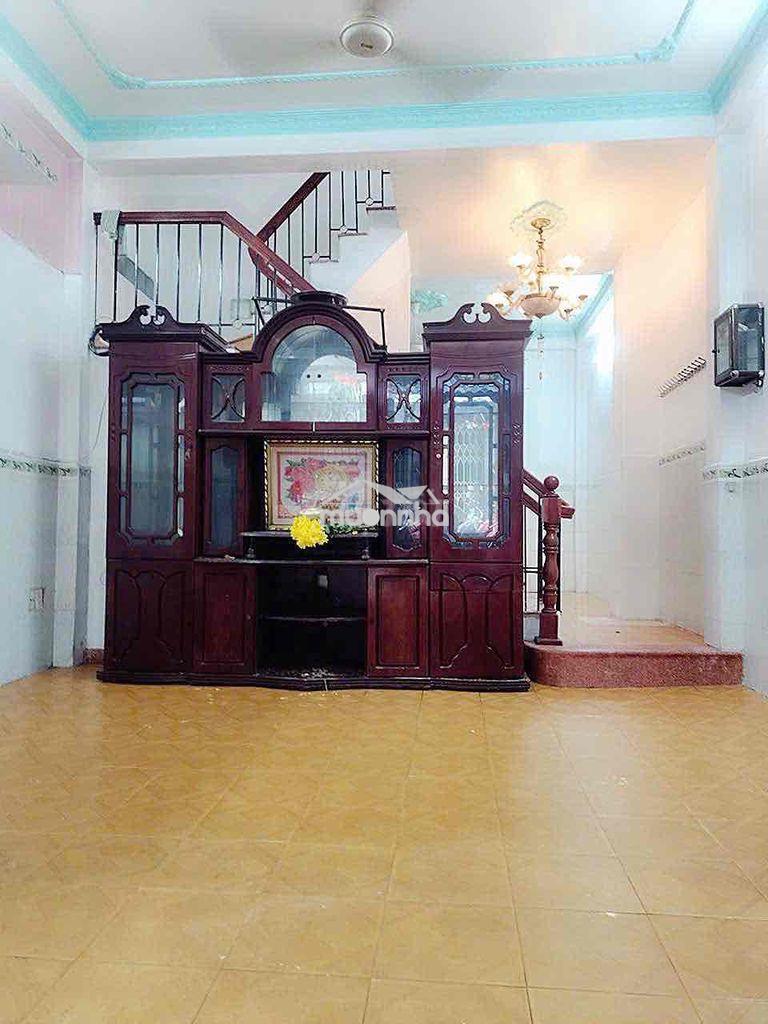Nhà 1trệt 1lầu ( 2pn2wc - 1 ban công - 1 p.khách - 1 bếp ) hẻm 3 gác